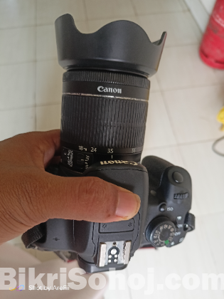 Canon 700D with kit lens